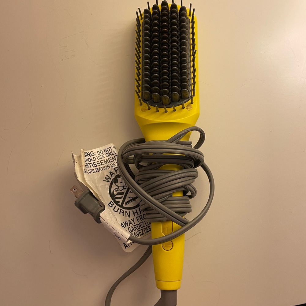 Drybar brush crush heated straightening brush